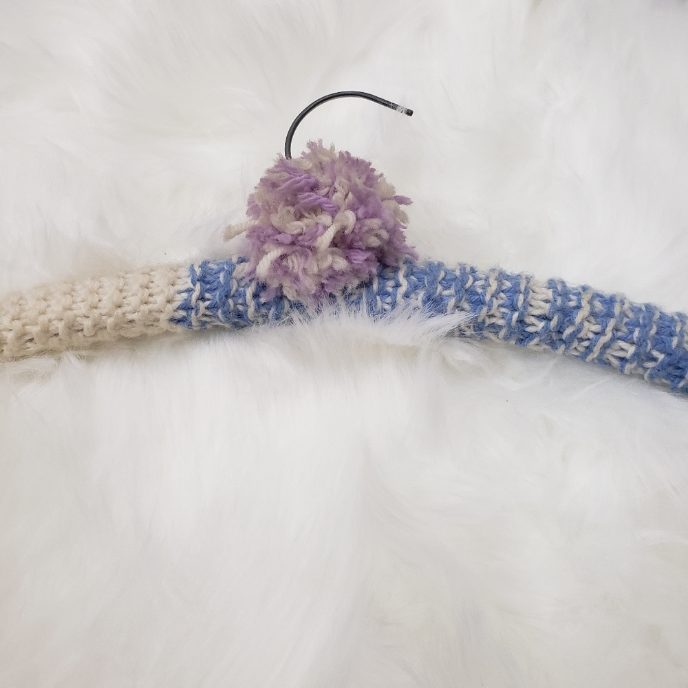 Set of Vintage 1970s Crocheted Hangers - Picture 4 of 7